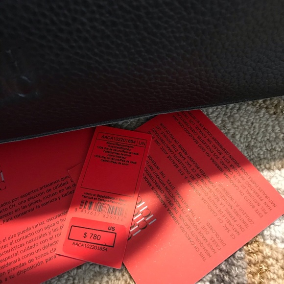 Carolina Herrera viéndome bag